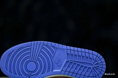 Design 1 Travis Fragment Air DM7866-104 Low OG x SP Jordan Scott 0829